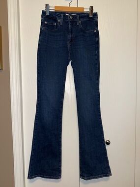 Levi's 725 High Rise Bootcut Jeans